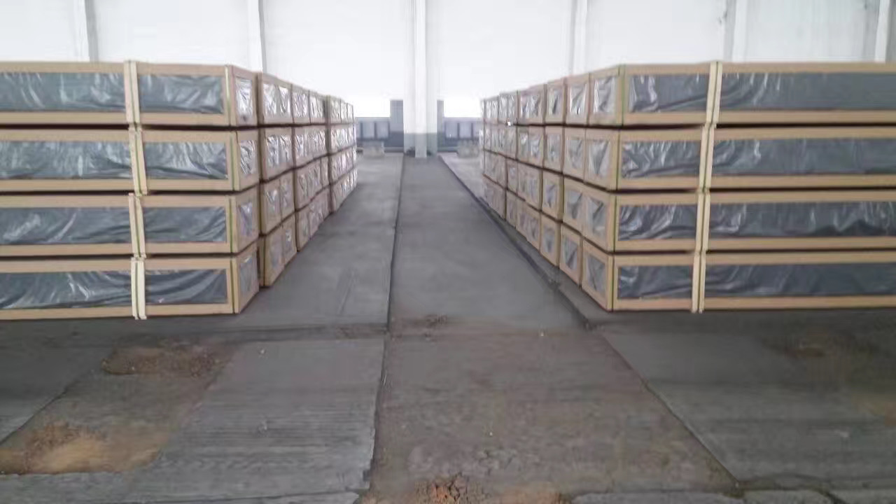 A graphite electrode with large diameter.