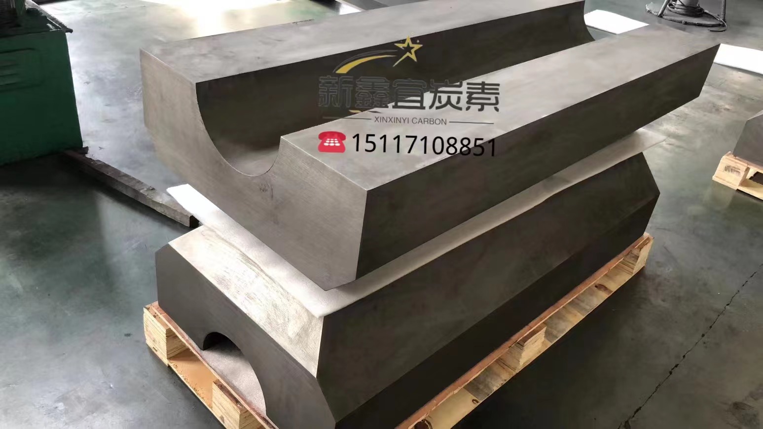 A graphite electrode with large diameter.