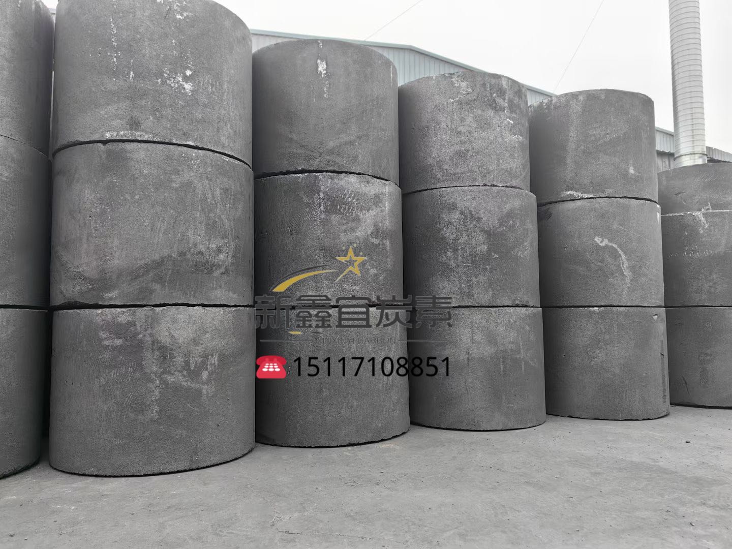 A graphite electrode with large diameter.